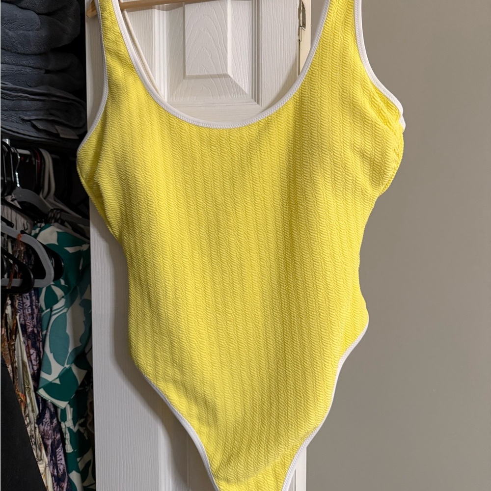 Yellow One-Piece Cheeky Swimsuit ☀️🍋